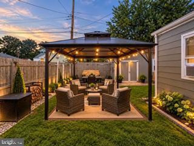 729 WOODTOP RD, Wilmington, DE 19804
