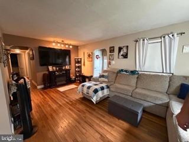 729 WOODTOP RD, Wilmington, DE 19804
