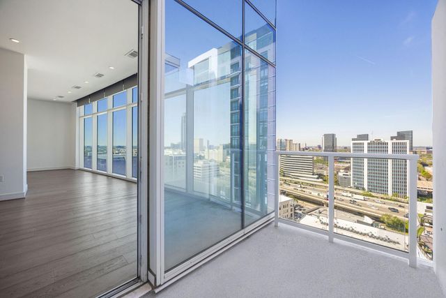 4521 San Felipe Street 1704, Houston, TX 77027