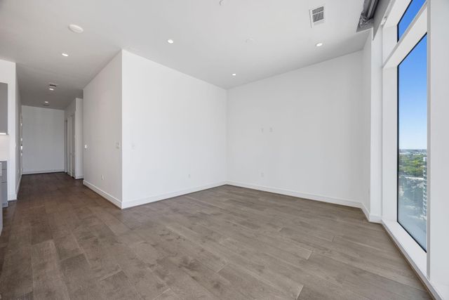 4521 San Felipe Street 1704, Houston, TX 77027