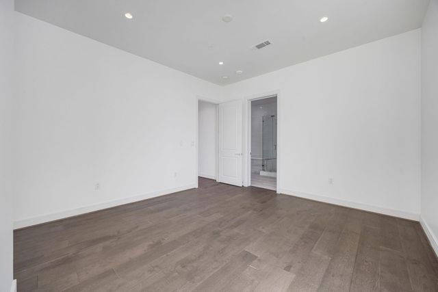 4521 San Felipe Street 1704, Houston, TX 77027