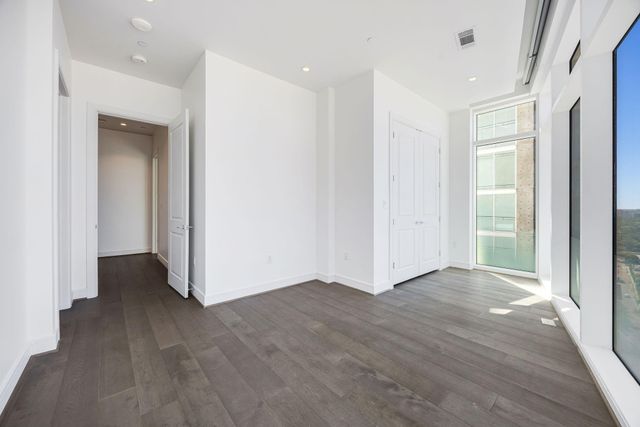 4521 San Felipe Street 1704, Houston, TX 77027