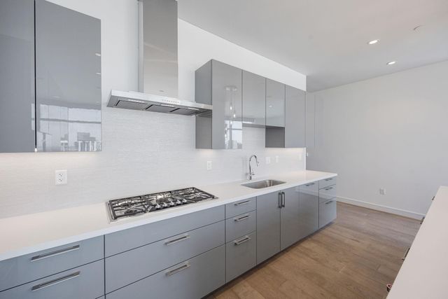 4521 San Felipe Street 1704, Houston, TX 77027