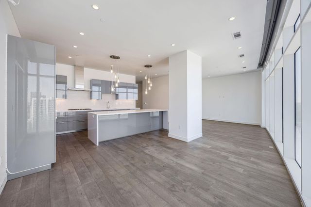 4521 San Felipe Street 1704, Houston, TX 77027