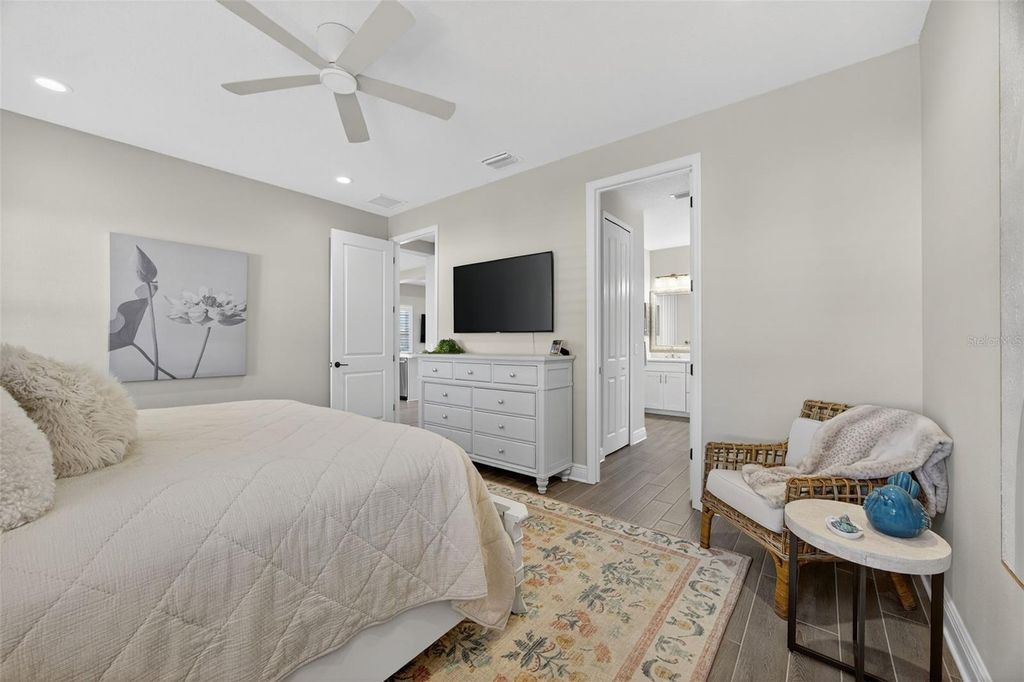 Image 14 of property listing at 12735 AQUAMARINE AVENUE, Bradenton, FL 34211