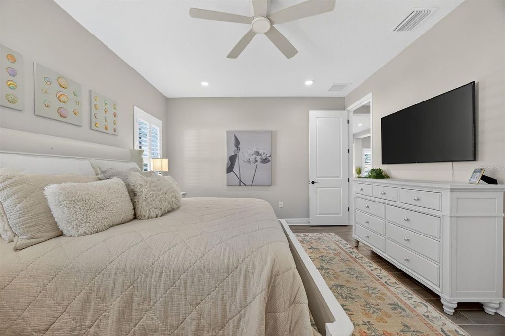 Image 15 of property listing at 12735 AQUAMARINE AVENUE, Bradenton, FL 34211