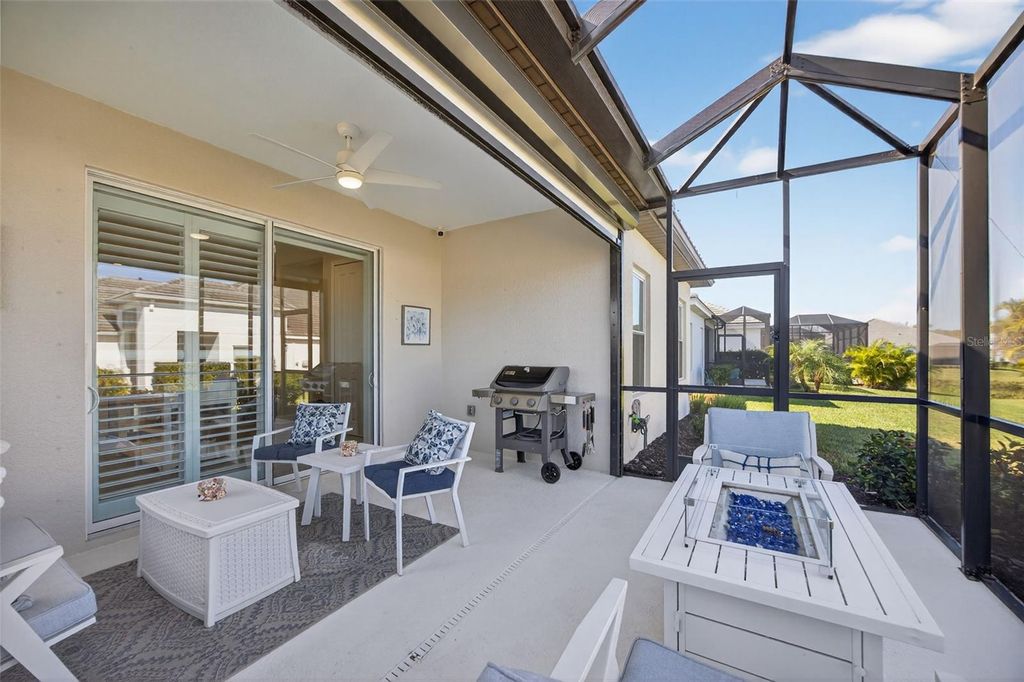 Image 25 of property listing at 12735 AQUAMARINE AVENUE, Bradenton, FL 34211