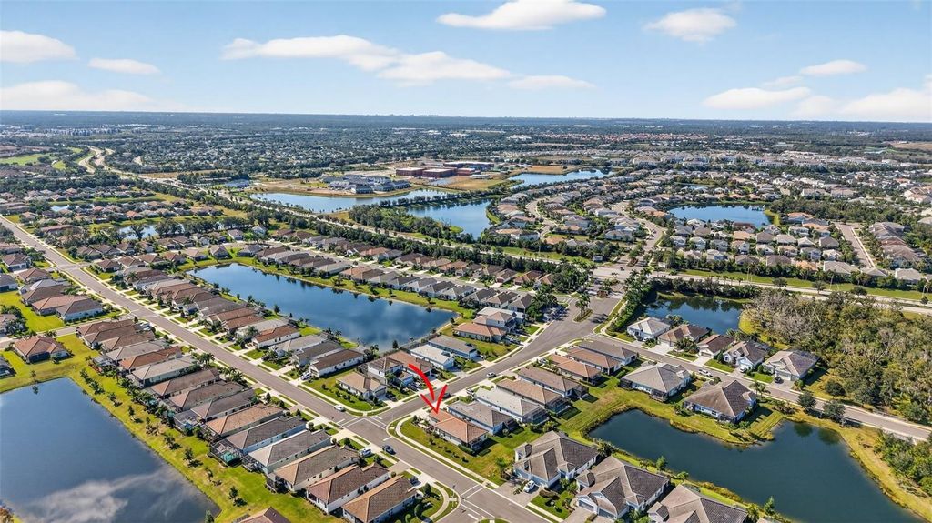 Image 36 of property listing at 12735 AQUAMARINE AVENUE, Bradenton, FL 34211