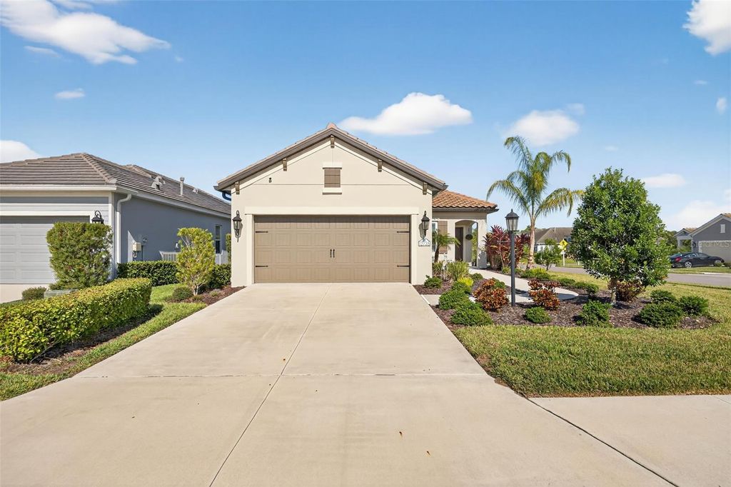 Image 58 of property listing at 12735 AQUAMARINE AVENUE, Bradenton, FL 34211
