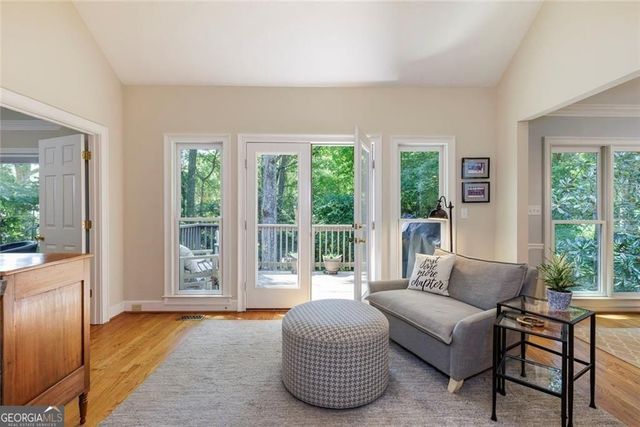 450 Greenlaurel Drive NE, Sandy Springs, GA 30342