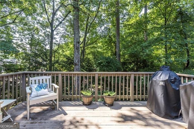 450 Greenlaurel Drive NE, Sandy Springs, GA 30342