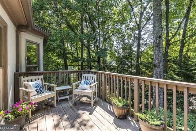 450 Greenlaurel Drive NE, Sandy Springs, GA 30342