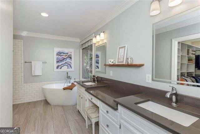 450 Greenlaurel Drive NE, Sandy Springs, GA 30342