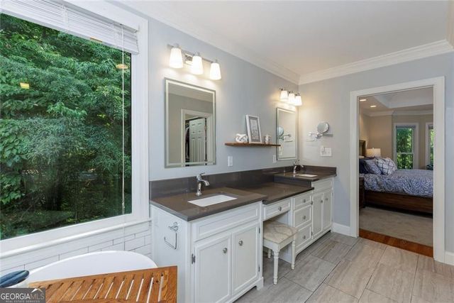 450 Greenlaurel Drive NE, Sandy Springs, GA 30342