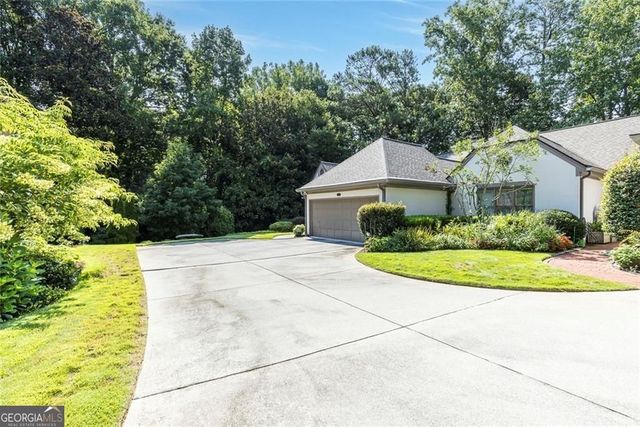 450 Greenlaurel Drive NE, Sandy Springs, GA 30342