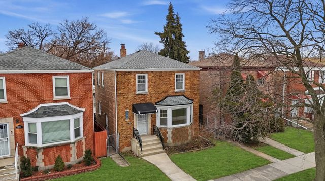 10111 S Eberhart Avenue, Chicago, IL 60628