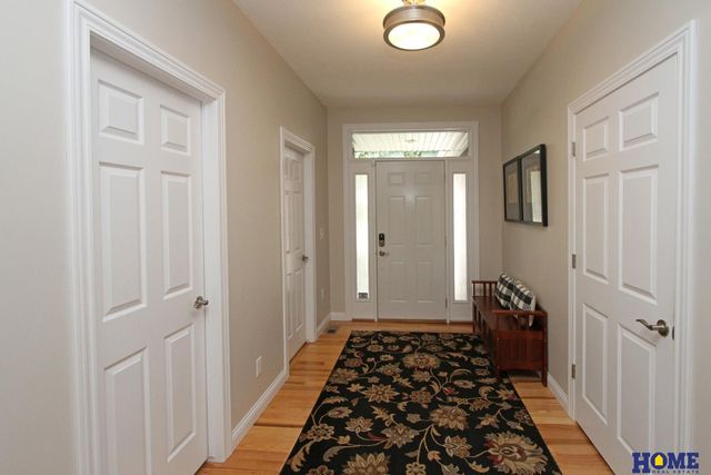 6528 Lone Tree Drive, Lincoln, NE 68512