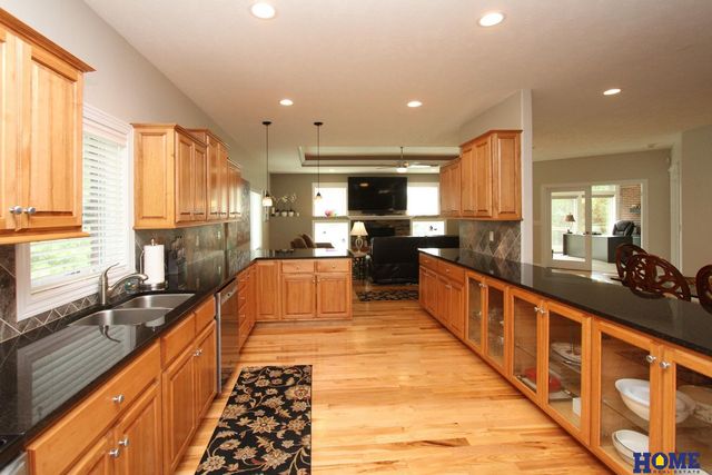 6528 Lone Tree Drive, Lincoln, NE 68512