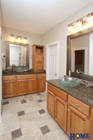 6528 Lone Tree Drive, Lincoln, NE 68512