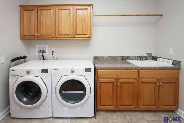 6528 Lone Tree Drive, Lincoln, NE 68512