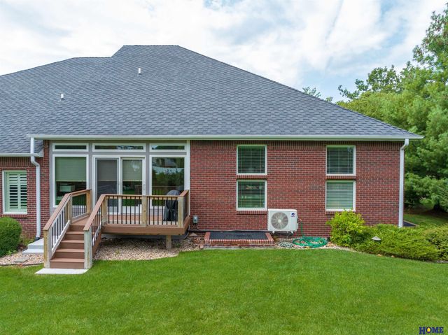 6528 Lone Tree Drive, Lincoln, NE 68512