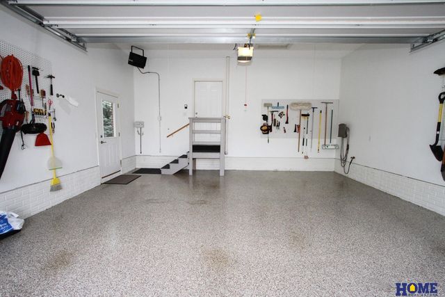 6528 Lone Tree Drive, Lincoln, NE 68512