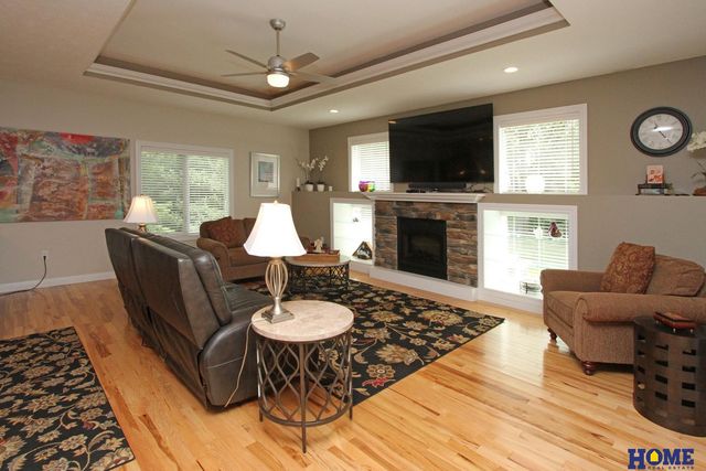 6528 Lone Tree Drive, Lincoln, NE 68512