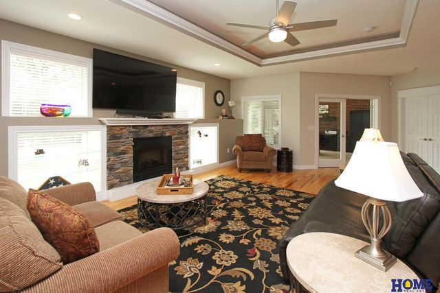 6528 Lone Tree Drive, Lincoln, NE 68512