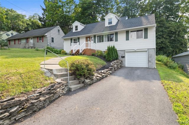 108 Sutton Drive, Camillus, NY 13219