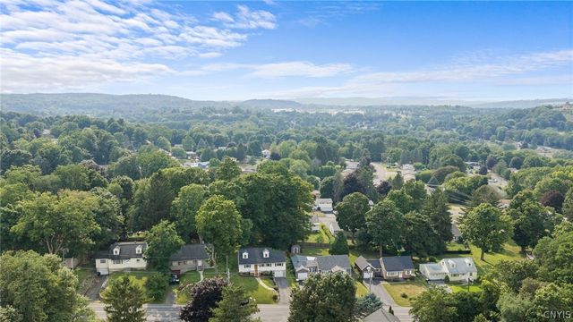 108 Sutton Drive, Camillus, NY 13219