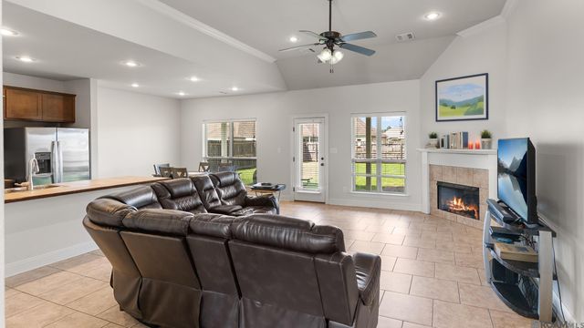 17634 Hoods Ridge Dr, Prairieville, LA 70769