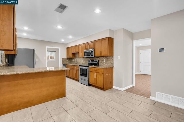 3411 Clayburn Rd, Antioch, CA 94509