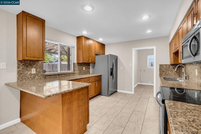 3411 Clayburn Rd, Antioch, CA 94509