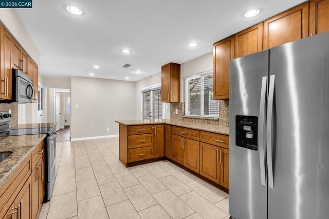 3411 Clayburn Rd, Antioch, CA 94509