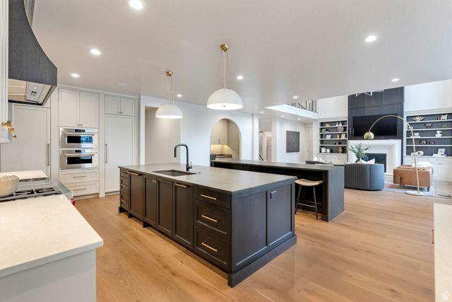 646 W HIDDEN FARM DR, Farmington, UT 84025