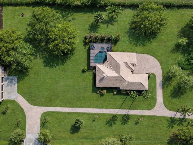 17001 DEER PRAIRIE DRIVE, Sarasota, FL 34240