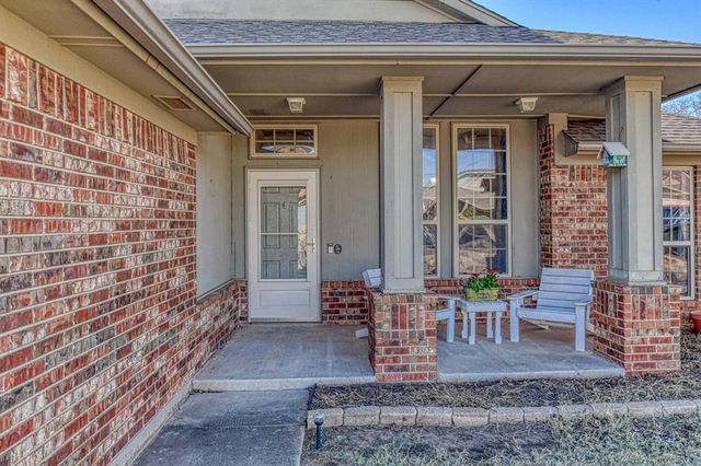 2200 SE 8th Street, Moore, OK 73160
