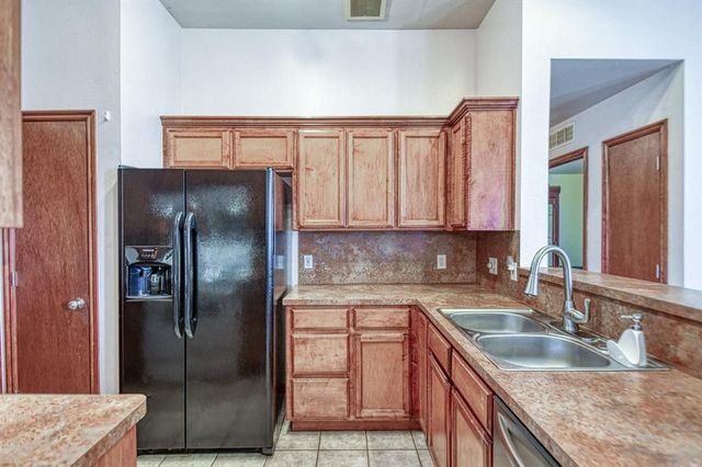 2200 SE 8th Street, Moore, OK 73160