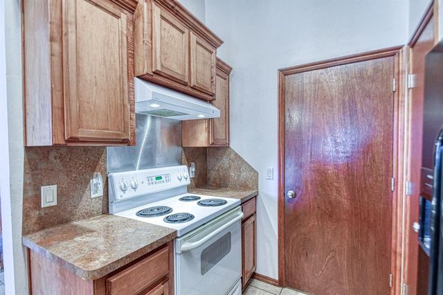 2200 SE 8th Street, Moore, OK 73160