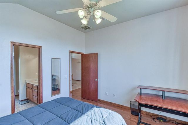 2200 SE 8th Street, Moore, OK 73160