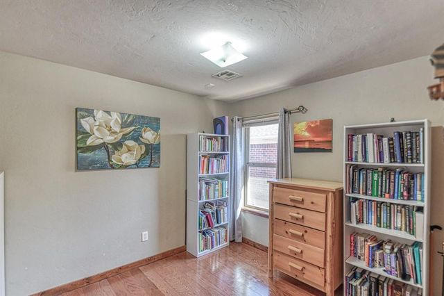 2200 SE 8th Street, Moore, OK 73160