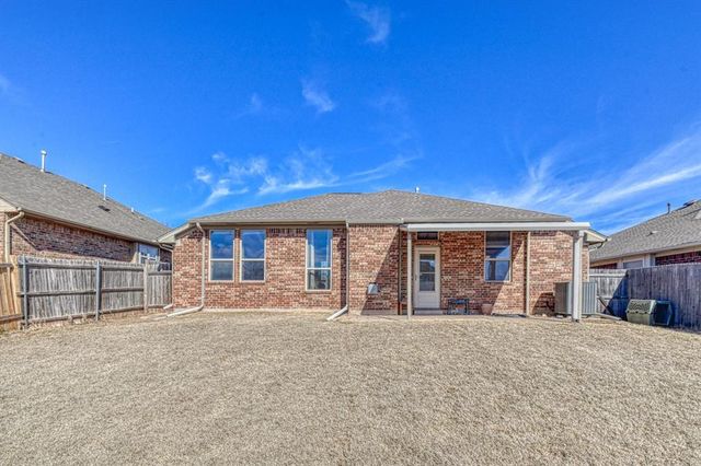 2200 SE 8th Street, Moore, OK 73160