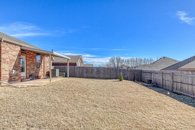 2200 SE 8th Street, Moore, OK 73160