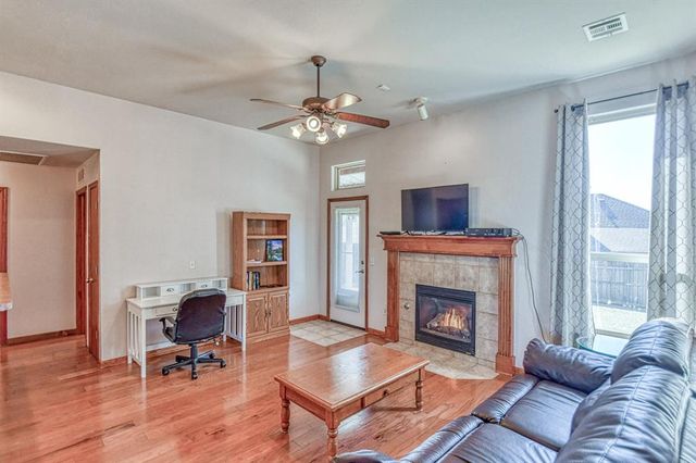 2200 SE 8th Street, Moore, OK 73160