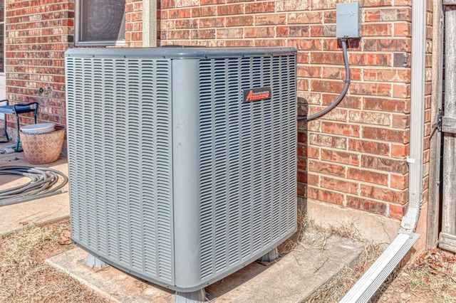 2200 SE 8th Street, Moore, OK 73160