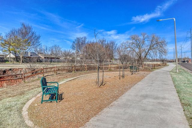 2200 SE 8th Street, Moore, OK 73160