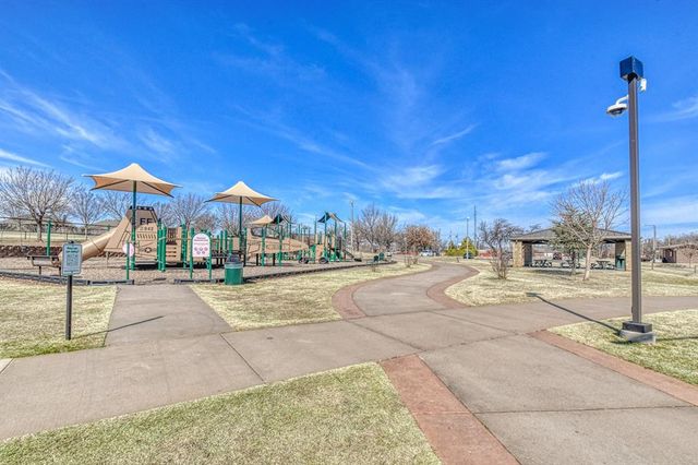 2200 SE 8th Street, Moore, OK 73160