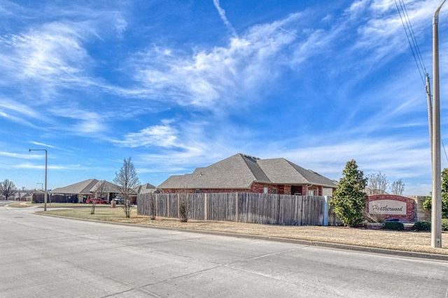 2200 SE 8th Street, Moore, OK 73160