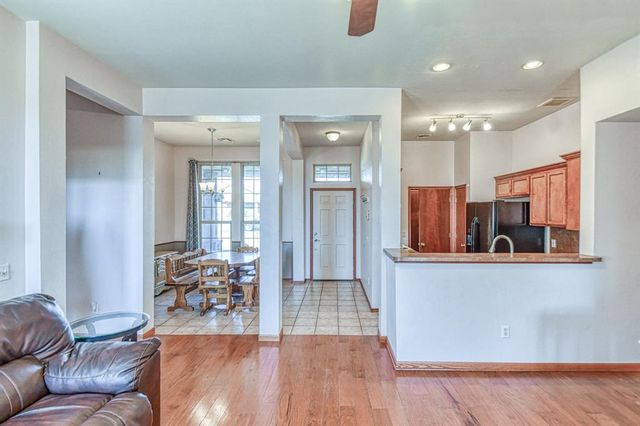 2200 SE 8th Street, Moore, OK 73160