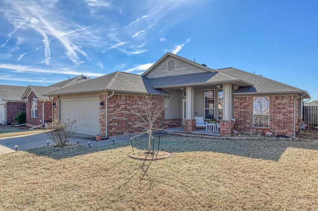 2200 SE 8th Street, Moore, OK 73160